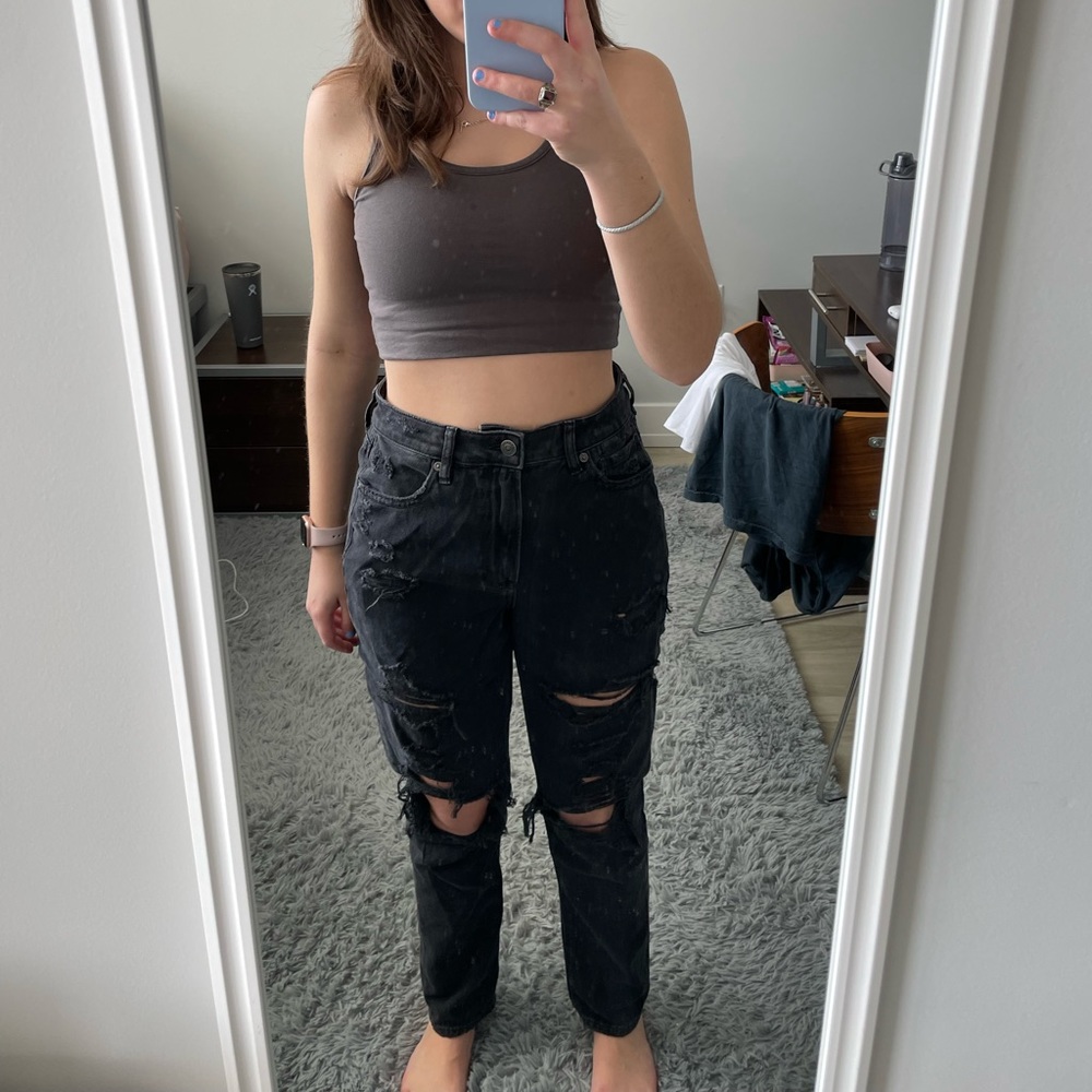 American Eagle Ripped Mom Jean